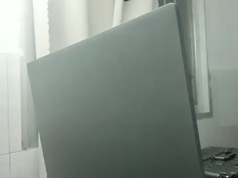 xhqds online show from February 12, 2025, 2:32 pm