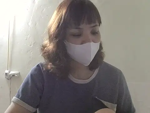 Angela-Eira online show from May 1, 2026, 5:06 pm