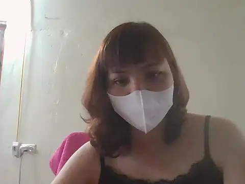 Angela-Eira online show from May 3, 2026, 7:25 am