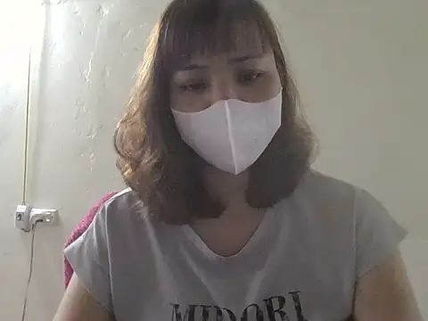 Angela-Eira online show from May 7, 2026, 2:06 am