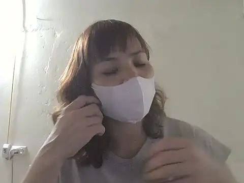 Angela-Eira online show from May 17, 2026, 9:38 am