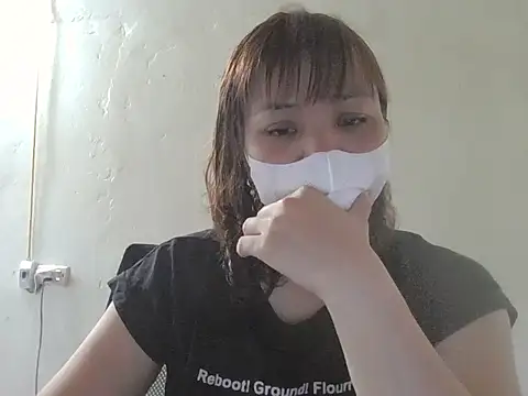 Angela-Eira online show from May 25, 2026, 10:32 am