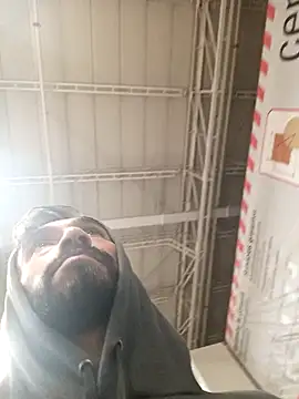 Snapshot of weedmanhot28 chatting on December 19, 2024, 6:23 pm weedmanhot28 online show from December 19, 2024, 6:23 pm