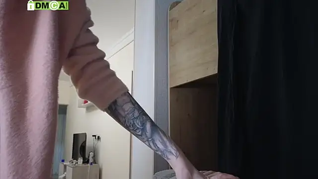 KawaiiNullify online show from November 21, 2025, 3:27 am