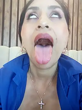 MonicaMoret online show from February 19, 2025, 6:21 pm