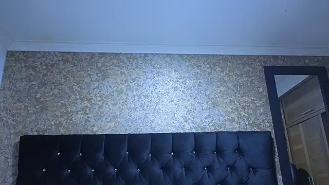 stella xue online show from November 1, 2025, 8:44 pm