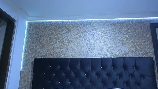 stella xue online show from November 24, 2025, 7:57 pm