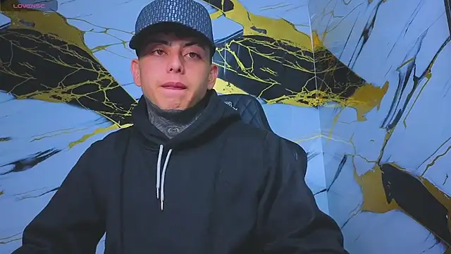 Kevin22 222 online show from October 25, 2025, 4:09 am