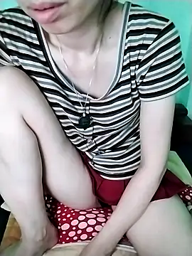 Snapshot of Luxcute286 chatting on May 29, 2026, 2:42 am Luxcute286 online show from May 29, 2026, 2:42 am