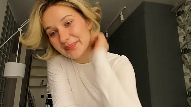 Lilith lutherlow online show from January 10, 2026, 1:13 pm