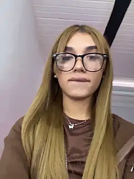 Snapshot of manely1 chatting on March 8, 2025, 9:18 pm manely1 online show from March 8, 2025, 9:18 pm