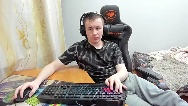 iliaskrislove online show from November 7, 2025, 12:54 am