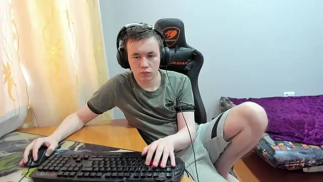 iliaskrislove online show from December 21, 2025, 9:05 am