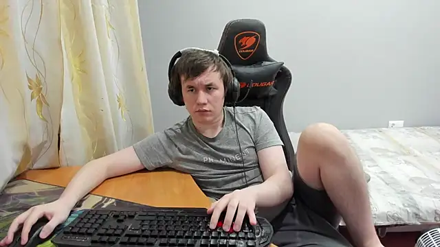 iliaskrislove online show from February 14, 2026, 1:41 pm