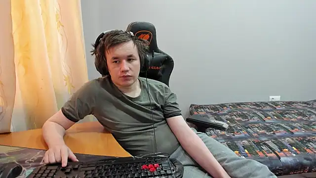 iliaskrislove online show from February 24, 2026, 4:43 am