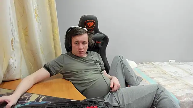 iliaskrislove online show from February 25, 2026, 5:44 pm