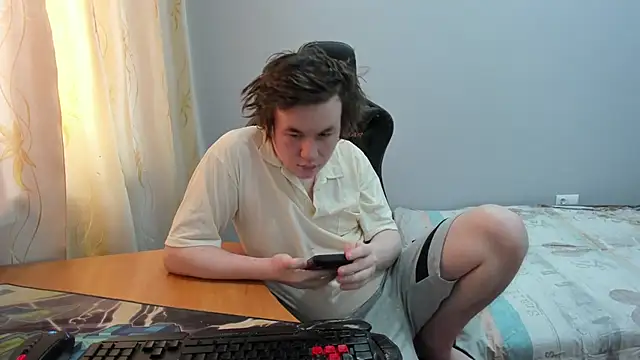 iliaskrislove online show from March 30, 2026, 11:11 am