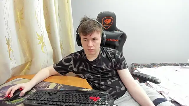 iliaskrislove online show from May 12, 2026, 9:34 pm