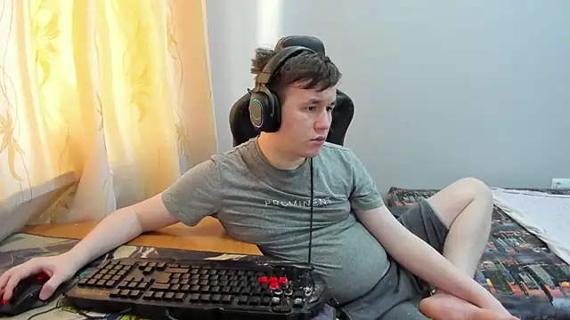 iliaskrislove online show from May 16, 2026, 12:18 am