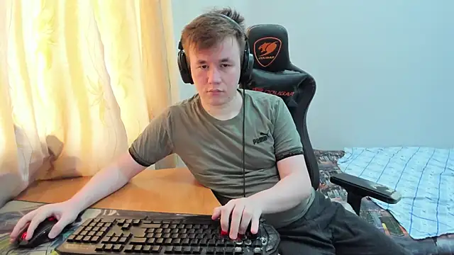 iliaskrislove online show from May 20, 2026, 8:09 am