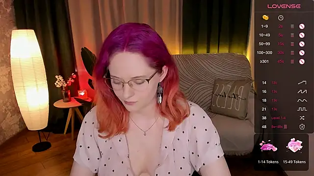 Snapshot of Aemilia_ chatting on January 13, 2025, 7:11 am Aemilia online show from January 13, 2025, 7:11 am