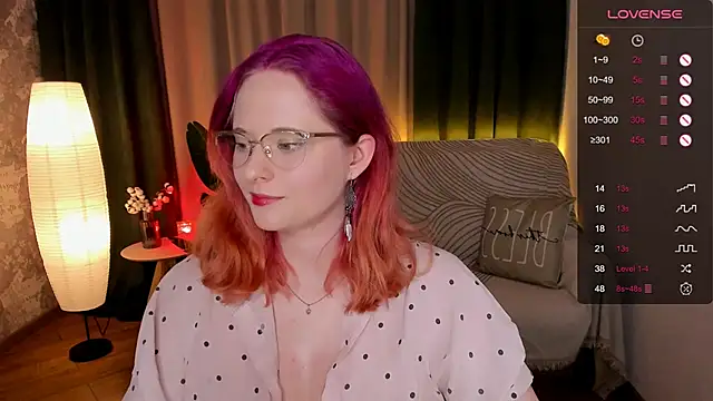 Snapshot of Aemilia_ chatting on January 13, 2025, 10:14 am Aemilia online show from January 13, 2025, 10:14 am