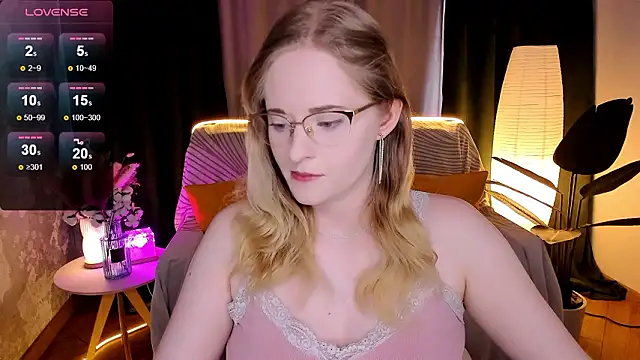 Snapshot of Aemilia_ chatting on February 3, 2026, 8:30 am Aemilia online show from February 3, 2026, 8:30 am