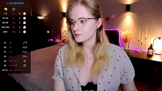 Snapshot of Aemilia_ chatting on February 12, 2026, 8:31 am Aemilia online show from February 12, 2026, 8:31 am