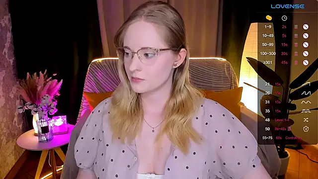 Snapshot of Aemilia_ chatting on February 21, 2026, 8:48 am Aemilia online show from February 21, 2026, 8:48 am