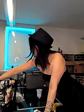 Linalicious online show from February 6, 2025, 7:45 am