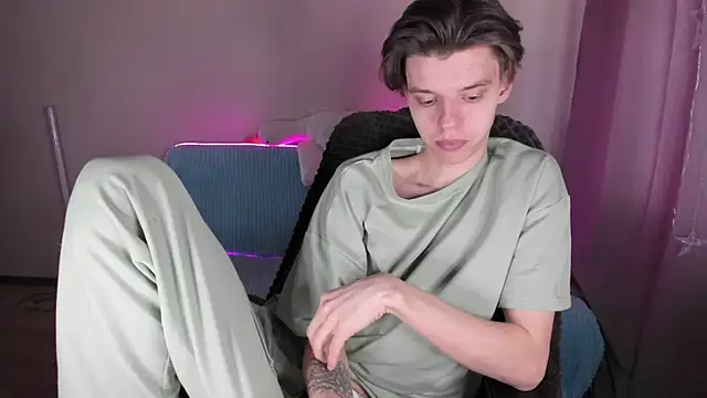 Liam sexy1 online show from March 18, 2025, 1:20 pm