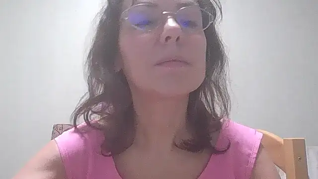 HollyJewel online show from January 28, 2025, 7:53 pm