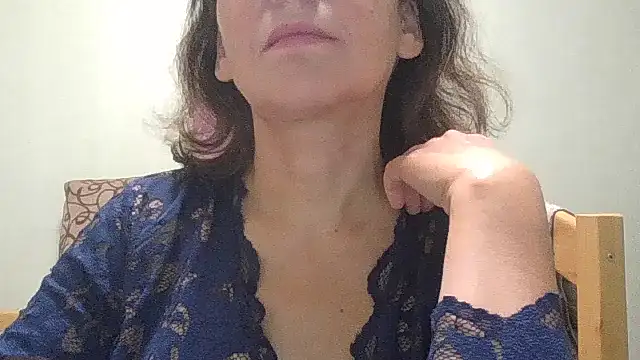 HollyJewel online show from October 27, 2025, 5:06 pm