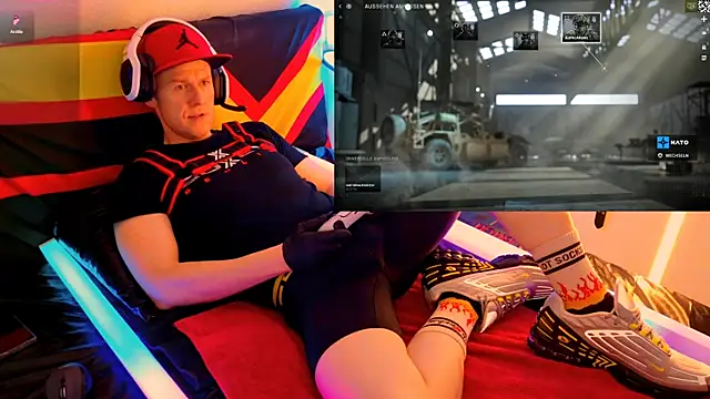 Fuc71 online show from October 20, 2025, 1:55 pm