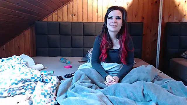 BoeseMoni1998 online show from February 6, 2025, 8:07 am