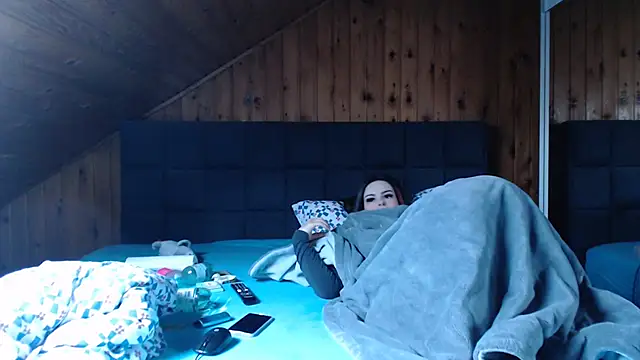 BoeseMoni1998 online show from February 26, 2025, 9:10 am