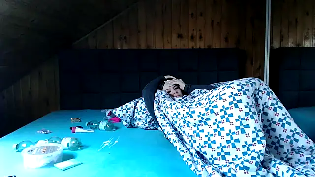 BoeseMoni1998 online show from March 12, 2025, 7:57 am