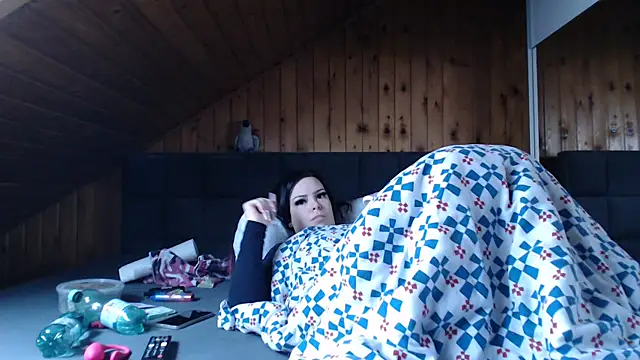 BoeseMoni1998 online show from October 31, 2025, 8:04 am