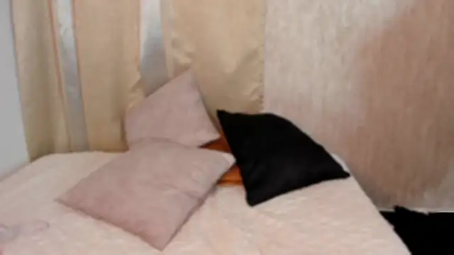 Cleopatra Fit online show from March 8, 2025, 2:08 pm