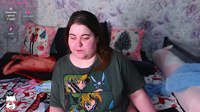 Estelle Hicks online show from February 5, 2025, 6:04 pm