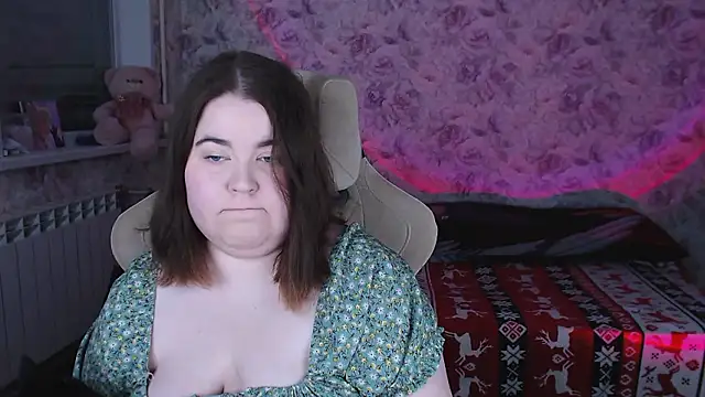 Estelle Hicks online show from March 9, 2026, 6:34 pm