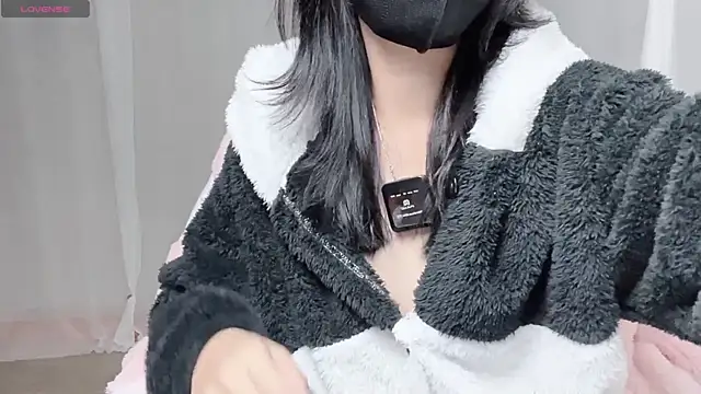  minji bae online show from November 14, 2025, 6:50 pm