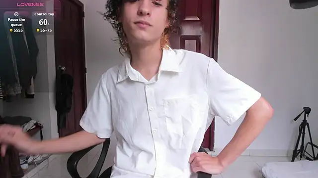 Danni boy online show from December 16, 2025, 8:03 pm