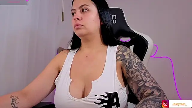 Victoryyy  online show from December 21, 2025, 6:26 pm