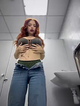 KarinHorny online show from December 4, 2024, 7:06 am