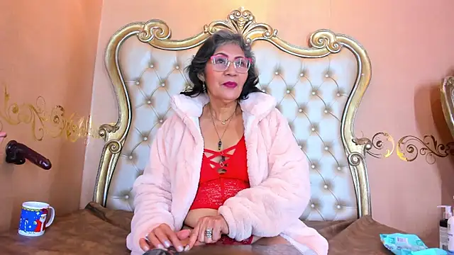 Celeste Baker  online show from February 3, 2025, 11:53 am