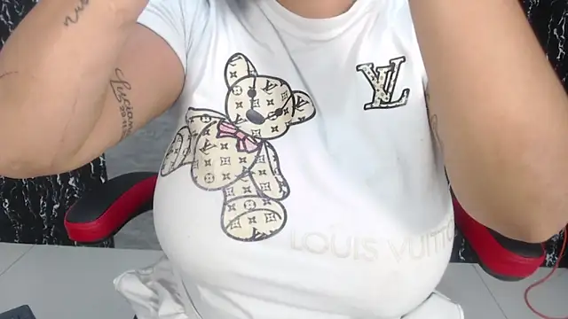 Snapshot of evelin_999_ chatting on March 9, 2025, 3:05 pm evelin 999 online show from March 9, 2025, 3:05 pm