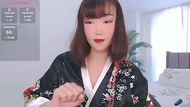 Snapshot of TumiLio chatting on March 12, 2025, 2:34 pm TumiLio online show from March 12, 2025, 2:34 pm