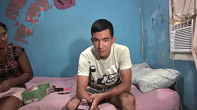 Sweetiefoxxx online show from February 5, 2025, 8:04 pm