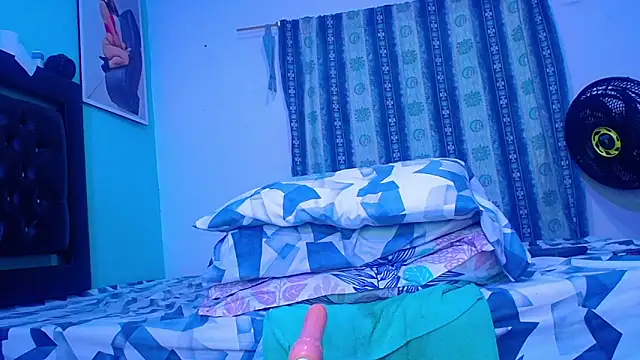 cristinapuerta- online show from December 28, 2024, 8:25 pm